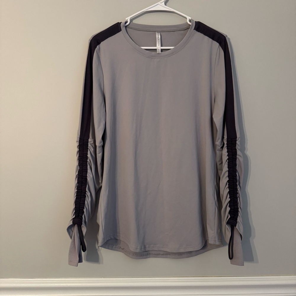 Fabletics Gray long sleeve with Black Ruched Sleeves (A2-11)